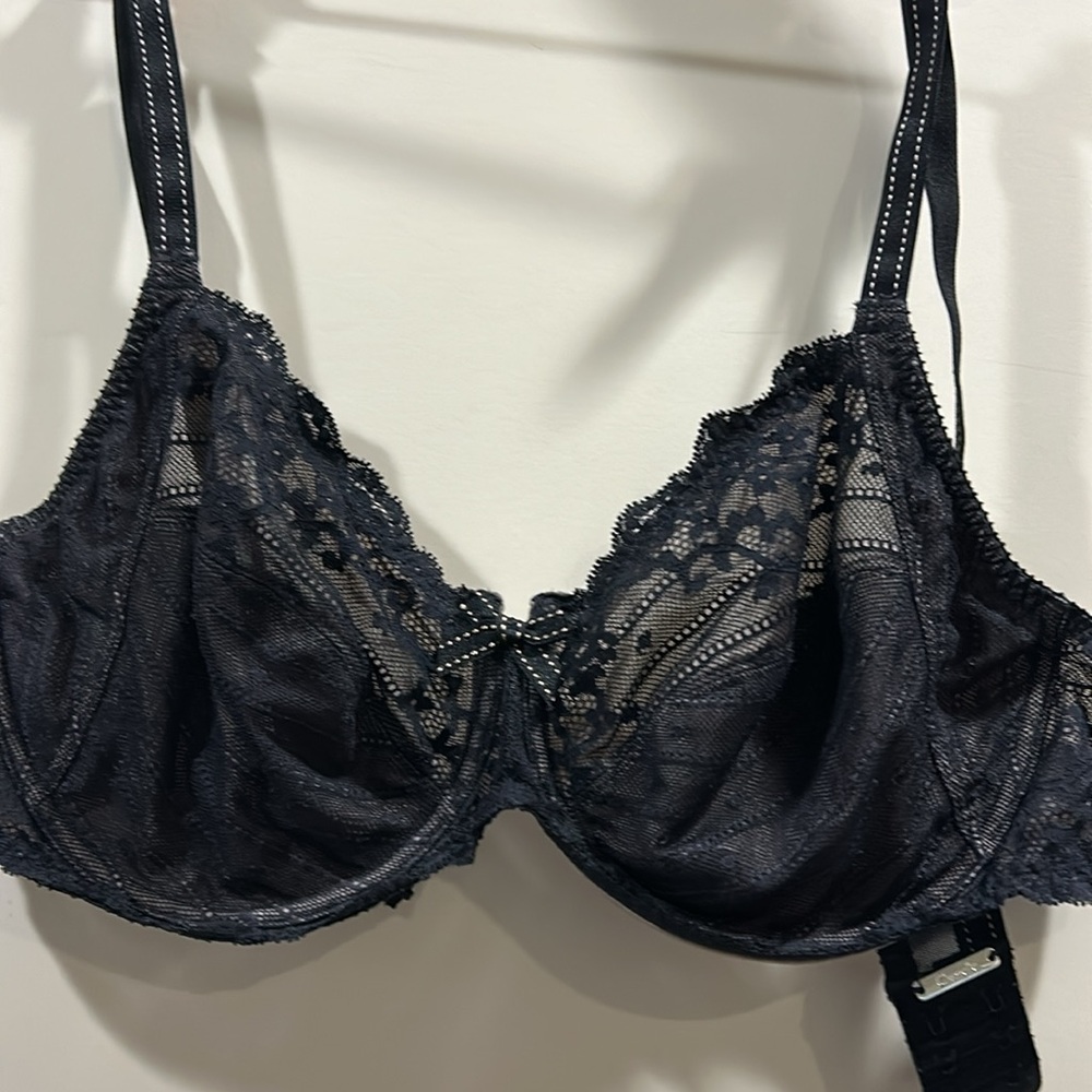 Chantelle Lace Underwire partial sheer Bra detail stitching size 38D black sexy